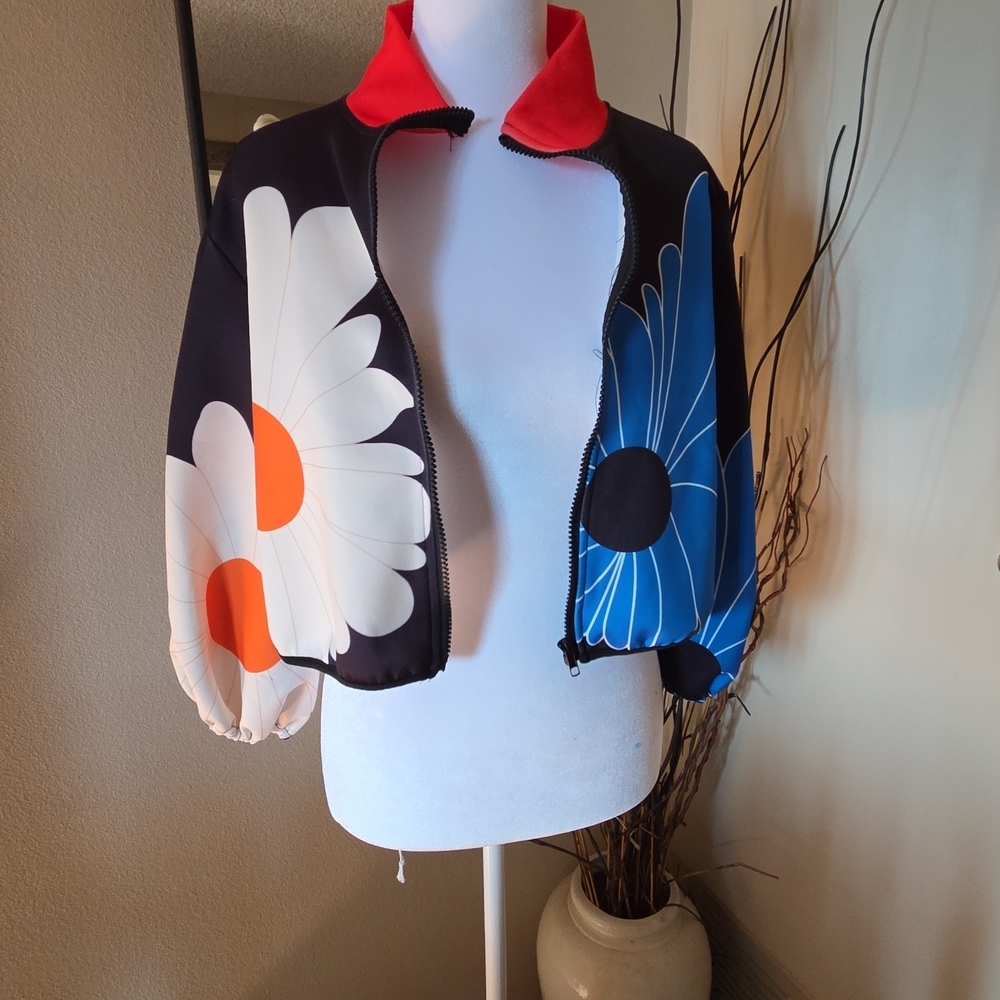 Floral Zip-Up Jacket with Red Collar